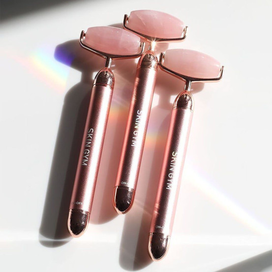 Вибрирующий роллер для лица Skin Gym Rose Quartz Vibrating Lift & Contour Beauty Roller